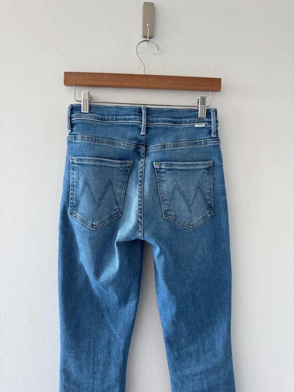 MOTHER The Insider Crop Step Fray Jeans in Out Of The Blue 26 - Picture 6 of 8